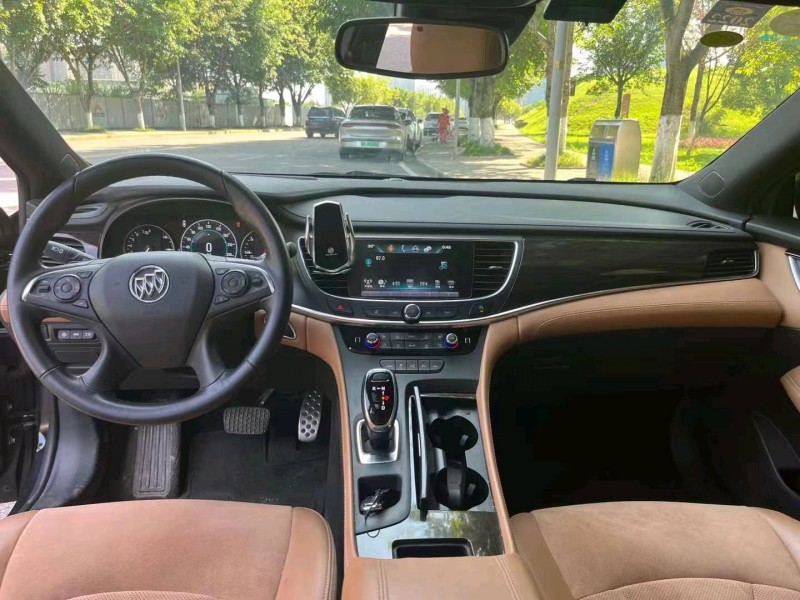 重庆16年别克君越4