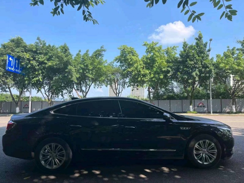 重庆16年别克君越6