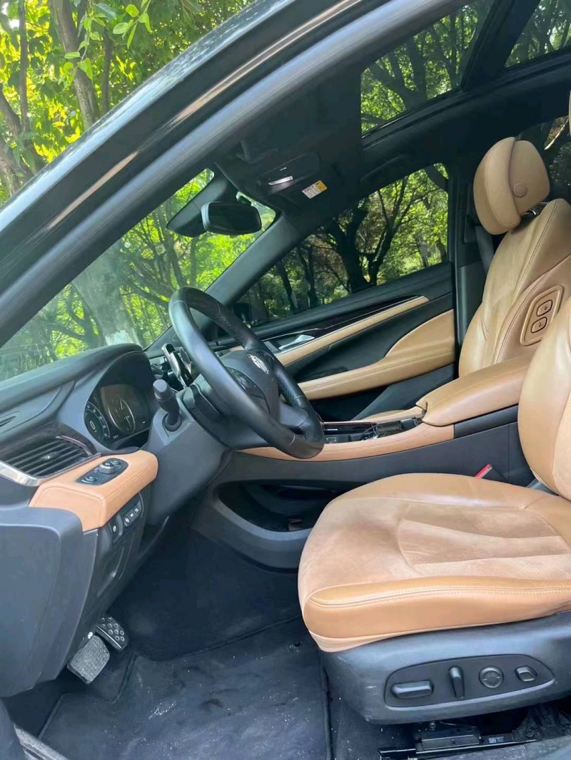 重庆16年别克君越7