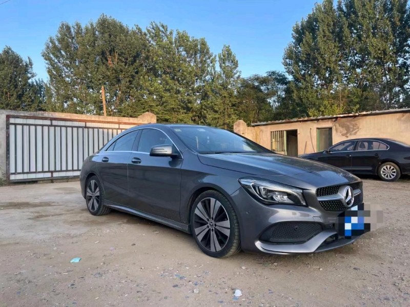 东营17年奔驰CLA3