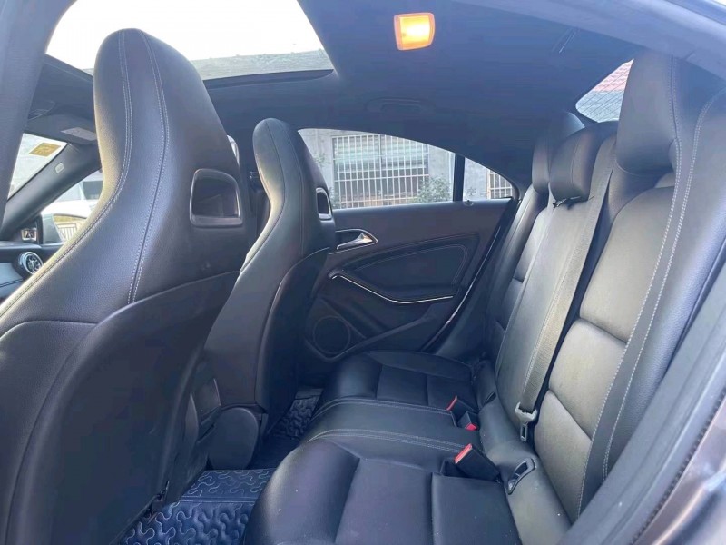 东营17年奔驰CLA4