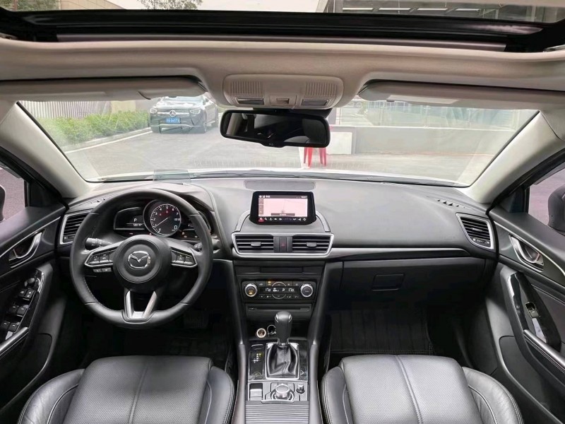 成都18年马自达昂克赛拉8