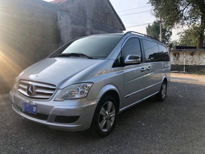 枣庄11年奔驰唯雅诺2