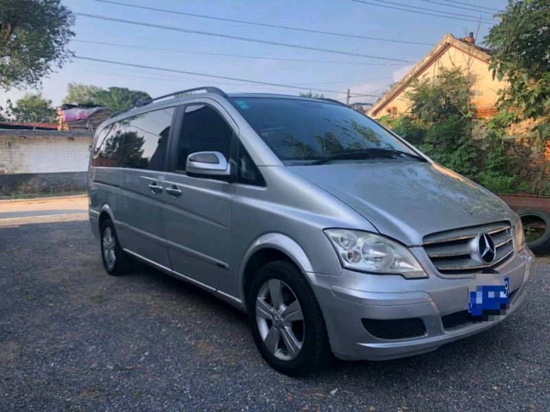 枣庄11年奔驰唯雅诺3