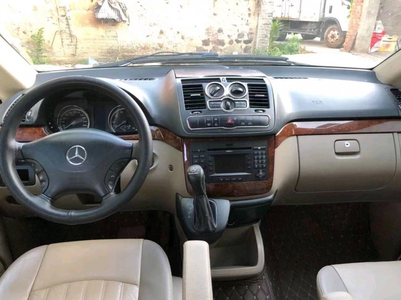 枣庄11年奔驰唯雅诺7