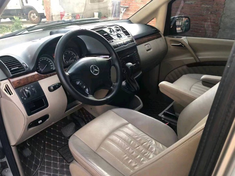 枣庄11年奔驰唯雅诺8