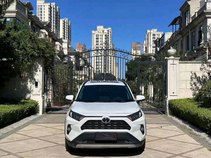 东营22年丰田RAV4荣放1