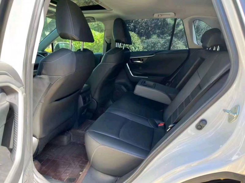 东营22年丰田RAV4荣放6