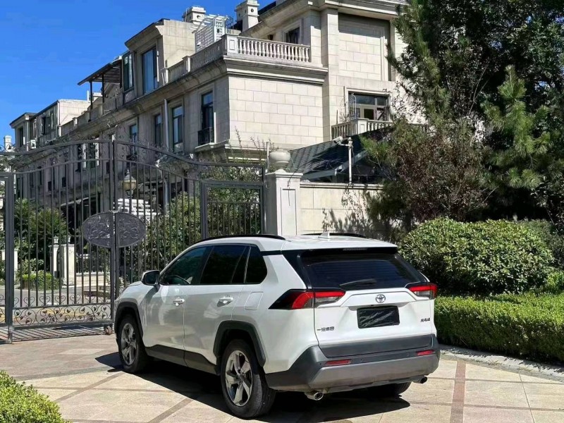 东营22年丰田RAV4荣放7