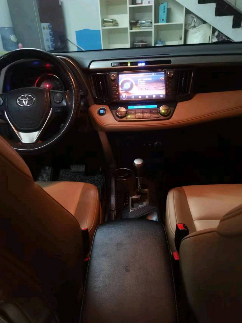 襄陽15年豐田RAV4榮放8
