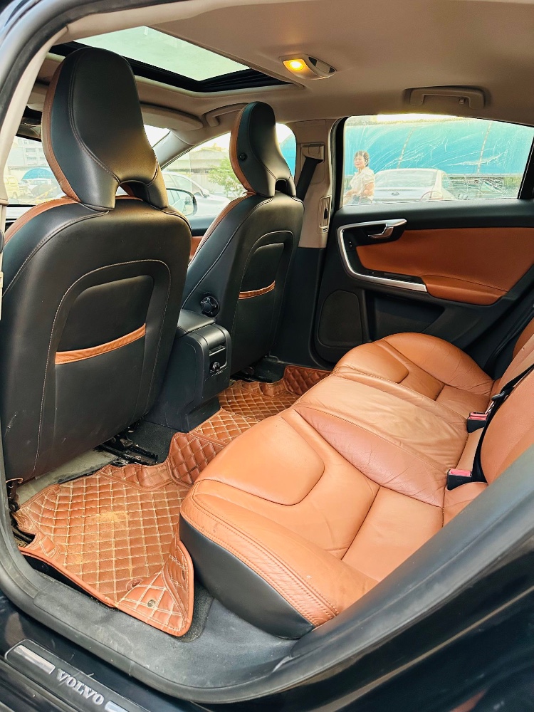 东莞14年沃尔沃S60L5