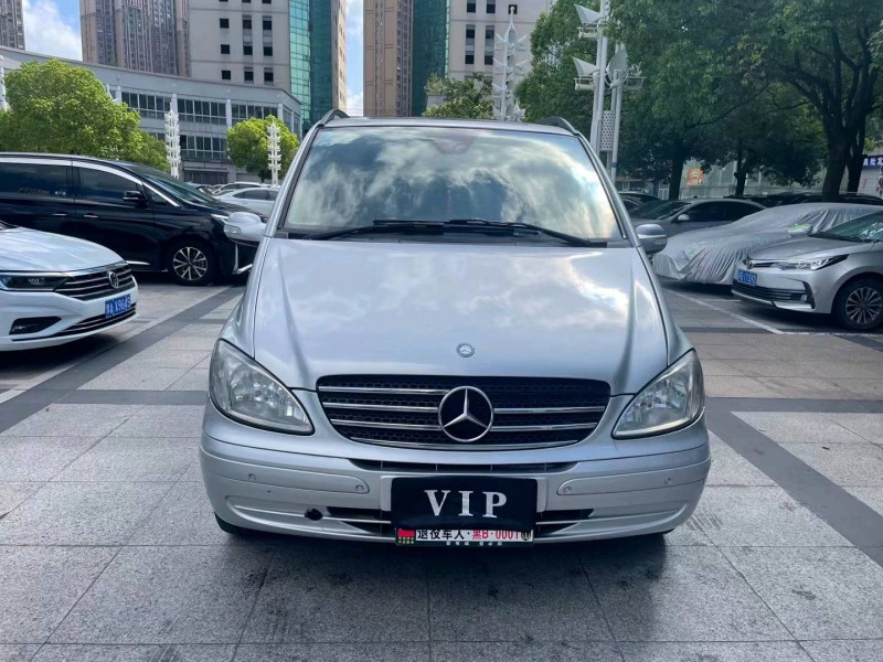 常州11年奔驰唯雅诺1