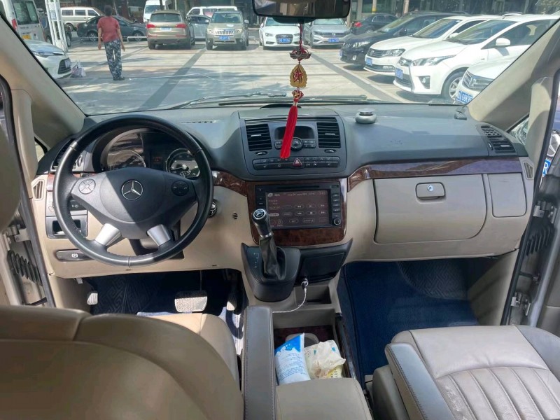 常州11年奔驰唯雅诺2