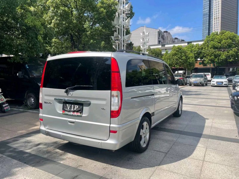 常州11年奔驰唯雅诺4