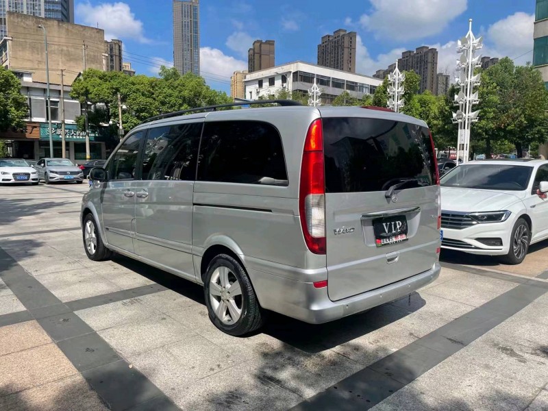 常州11年奔驰唯雅诺7