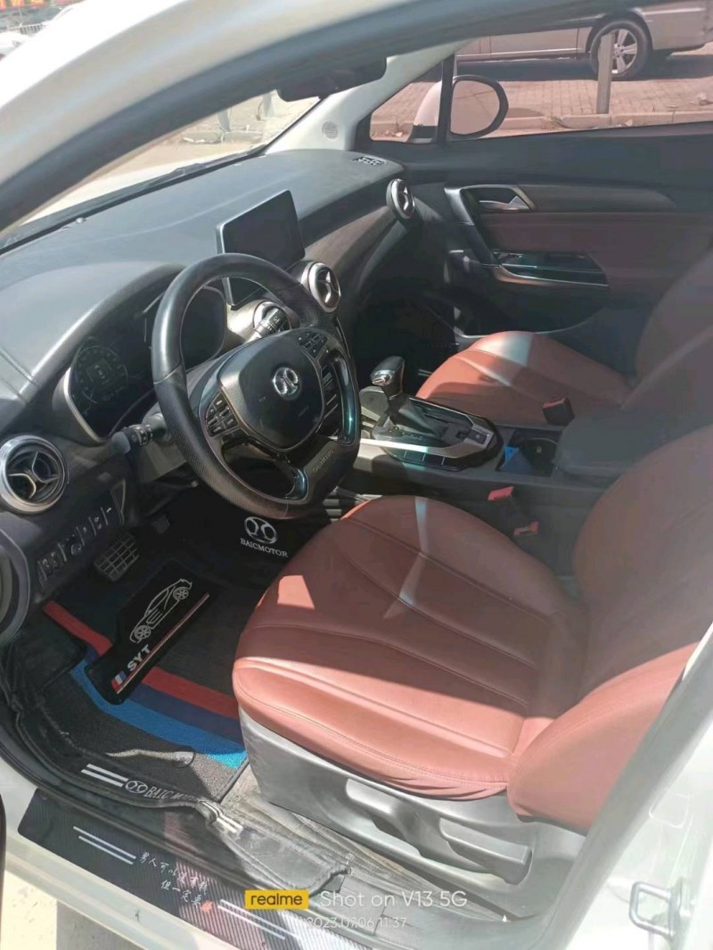 保定18年北汽绅宝D504