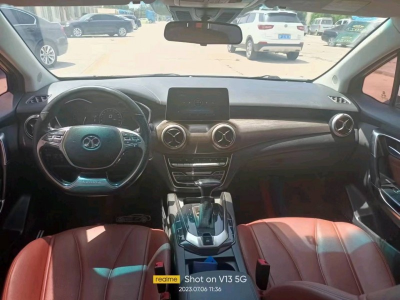 保定18年北汽绅宝D506