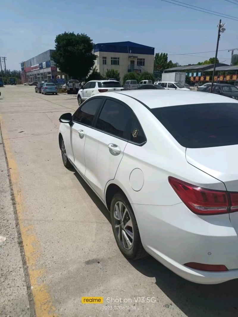 保定18年北汽绅宝D507