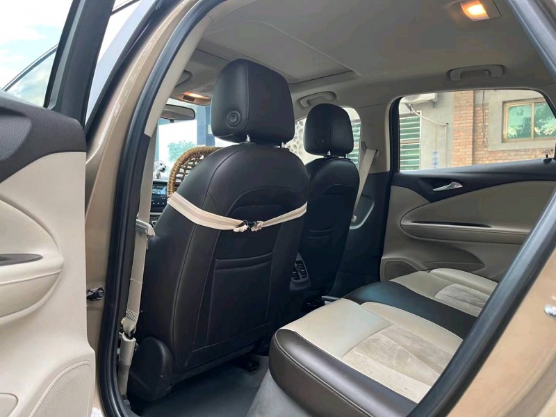 保定15年别克威朗6