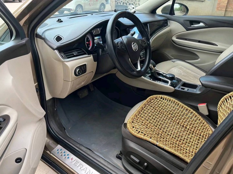 保定15年别克威朗7