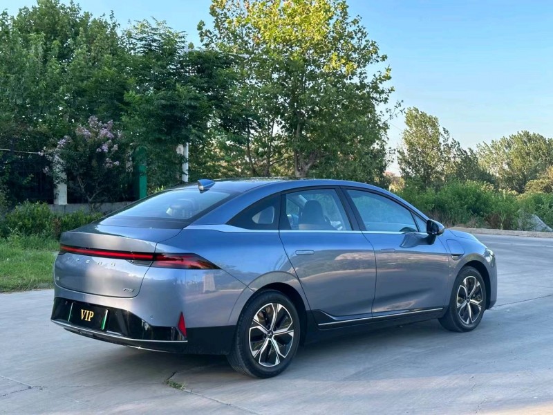青島23年小鵬汽車P56