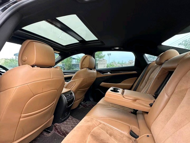 青岛18年别克君越8