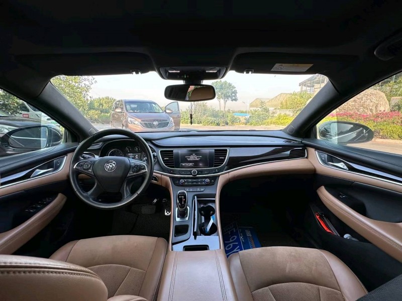 青岛17年别克君越7