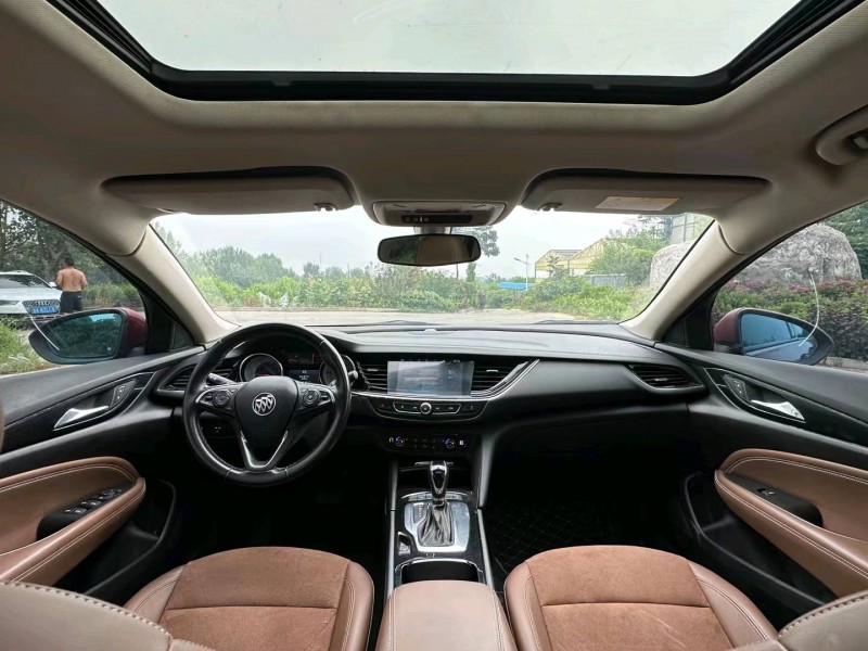 青岛18年别克君威7