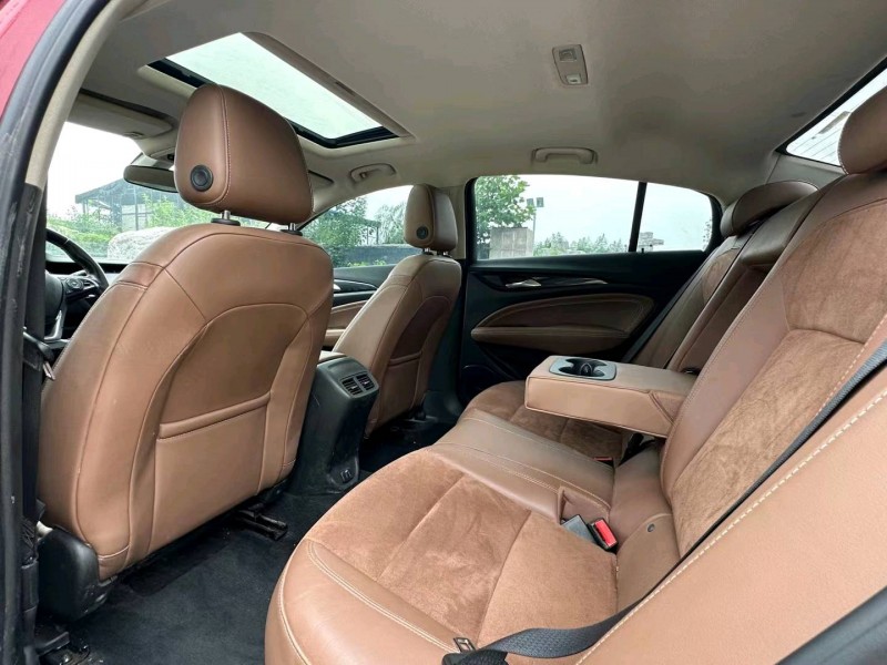 青岛18年别克君威9