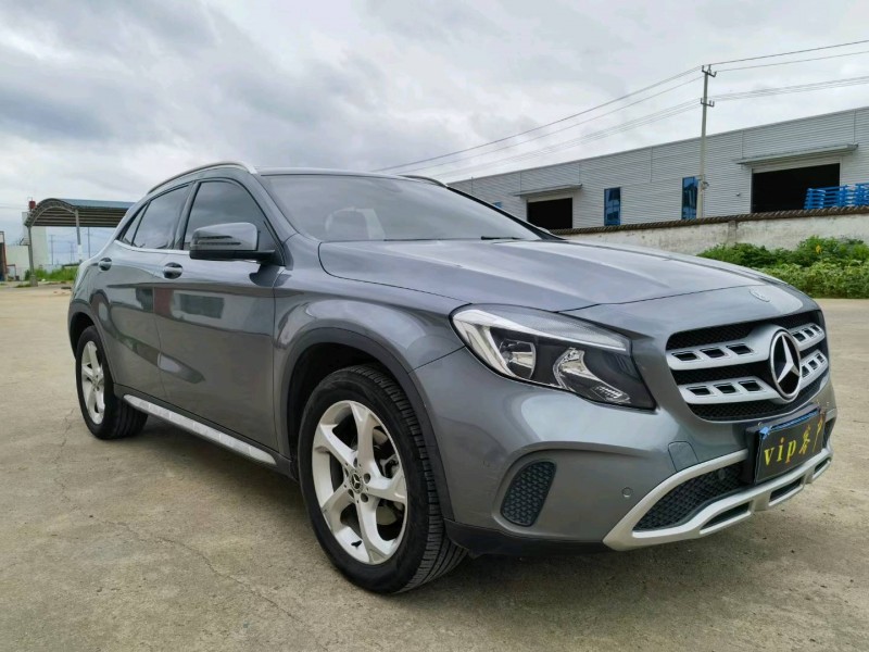 徐州19年奔驰GLA2