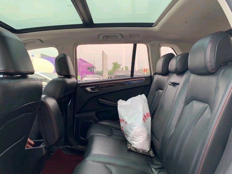 保定17年众泰大迈X57