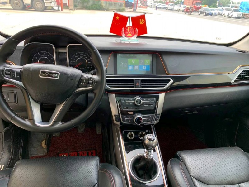 保定17年众泰大迈X58