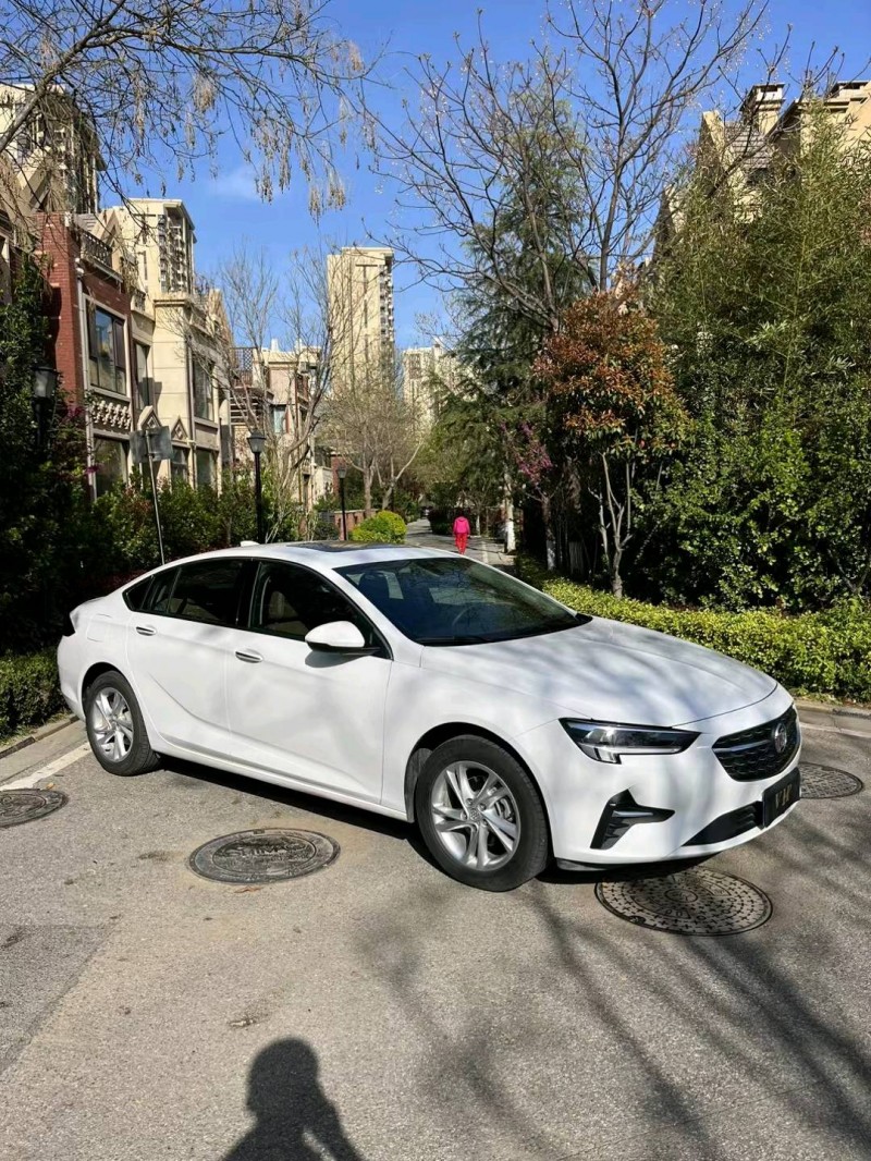 青岛22年别克君威2