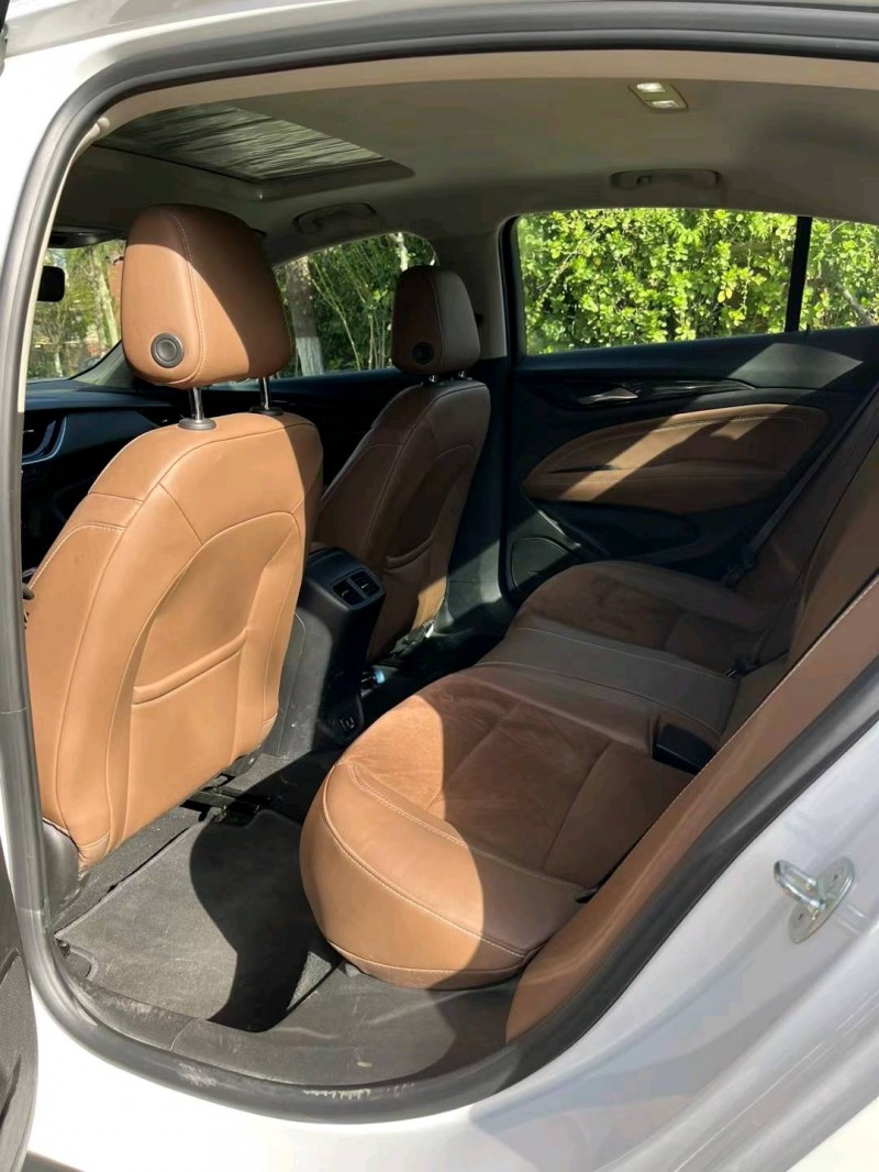 青岛22年别克君威5