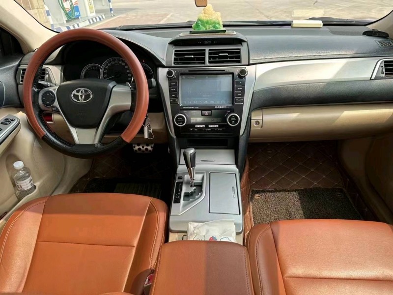 保定13年丰田凯美瑞5