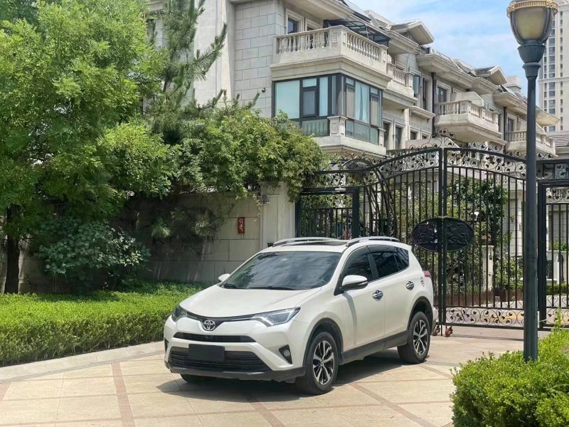 青岛19年丰田RAV4荣放3
