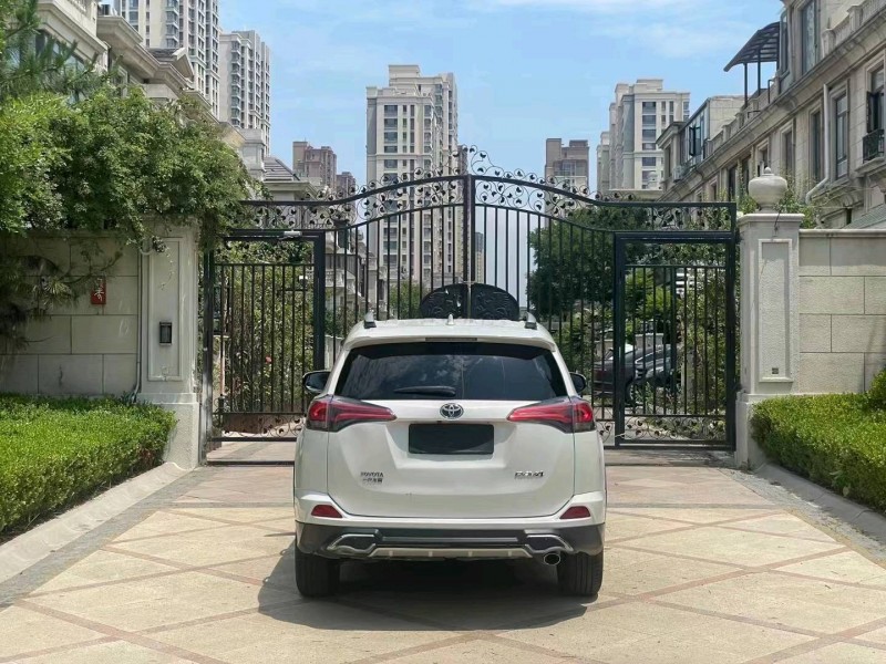 青岛19年丰田RAV4荣放9