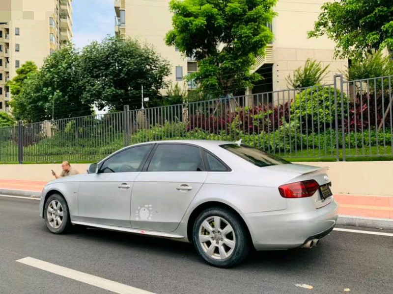 东莞12年奥迪A4L8
