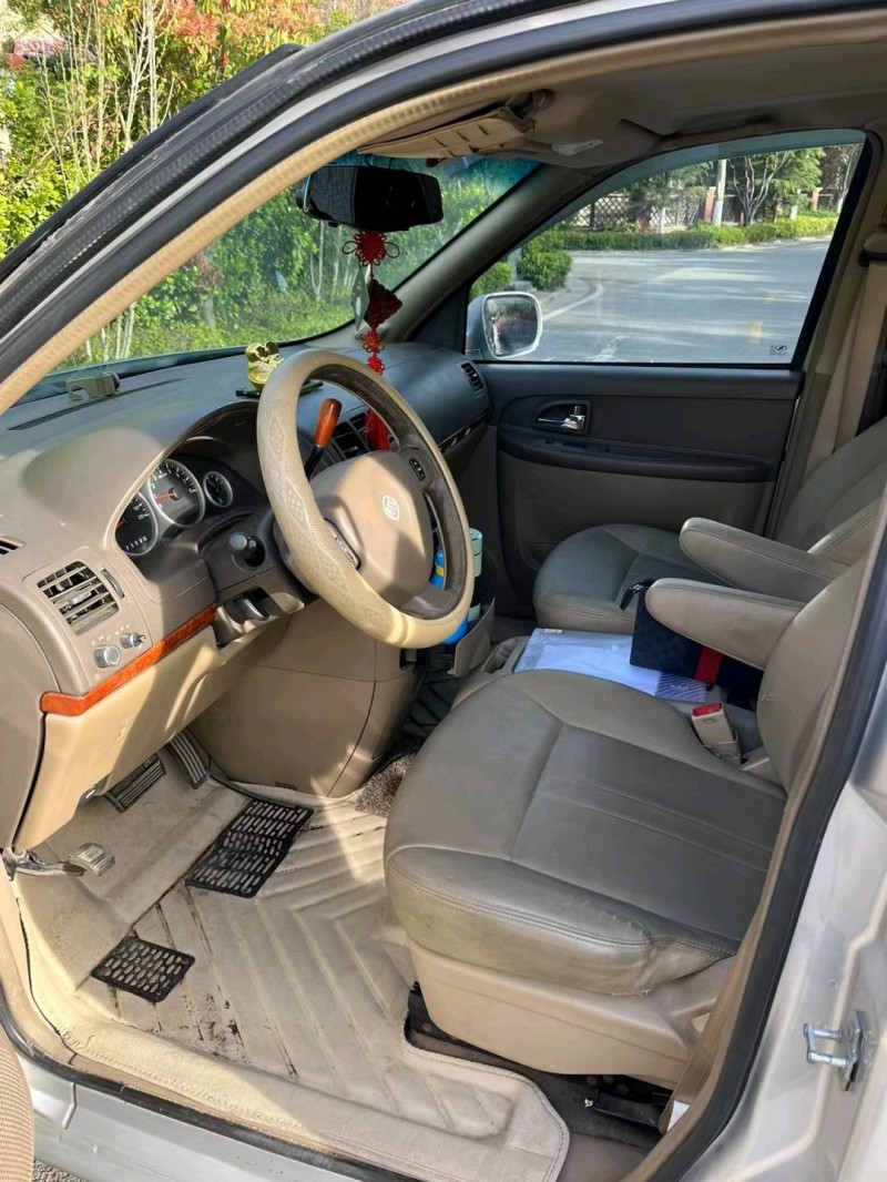 青岛11年别克GL84