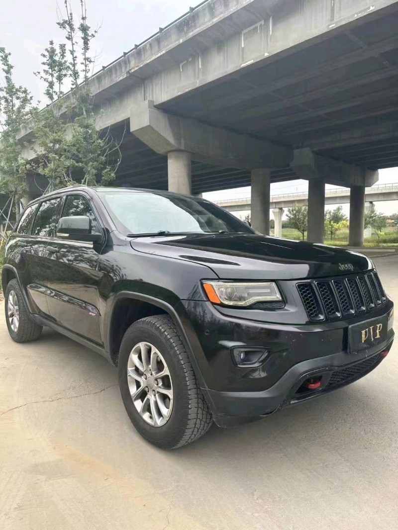 枣庄15年Jeep大切诺基9
