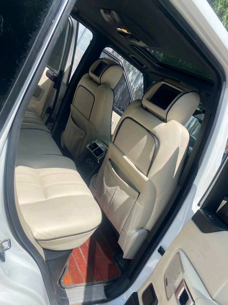 保定12年路虎揽胜7