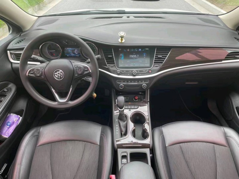 徐州18年别克威朗5