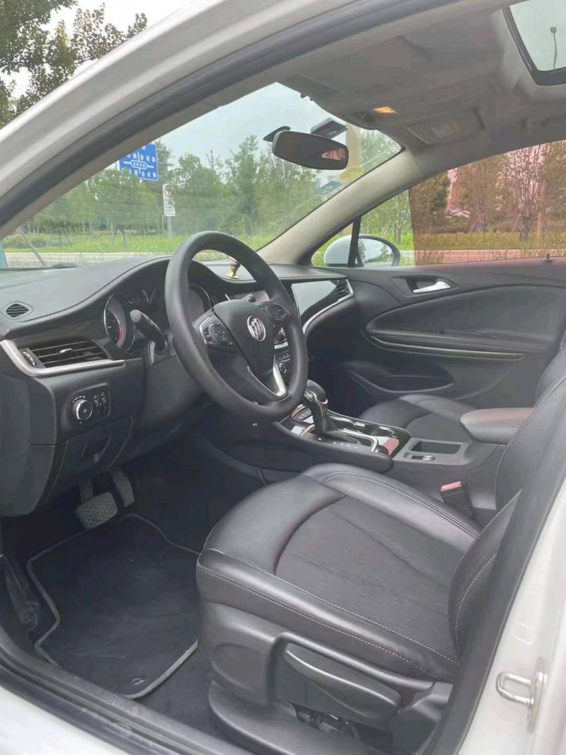 徐州18年别克威朗8