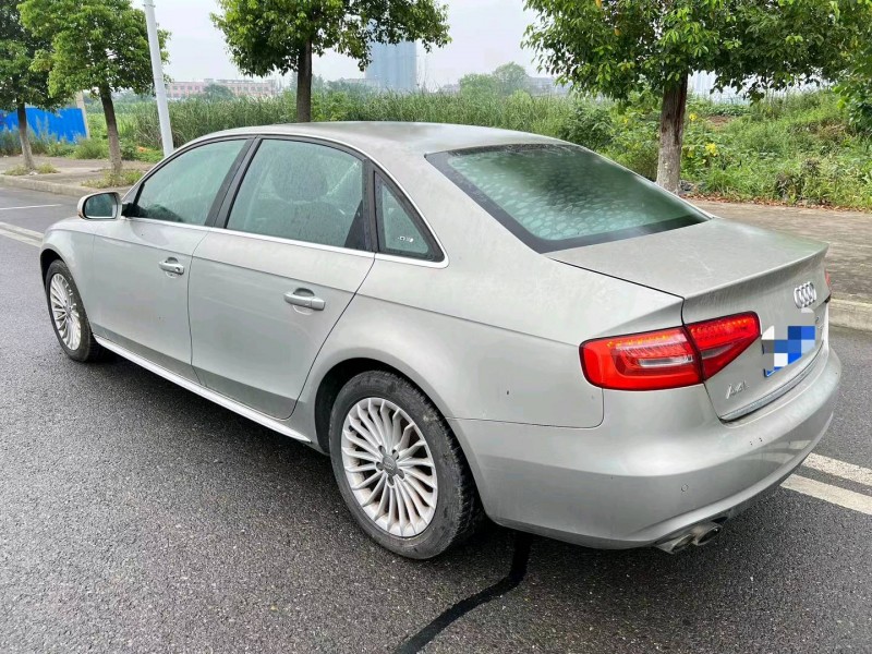 宜昌16年奥迪A4L8