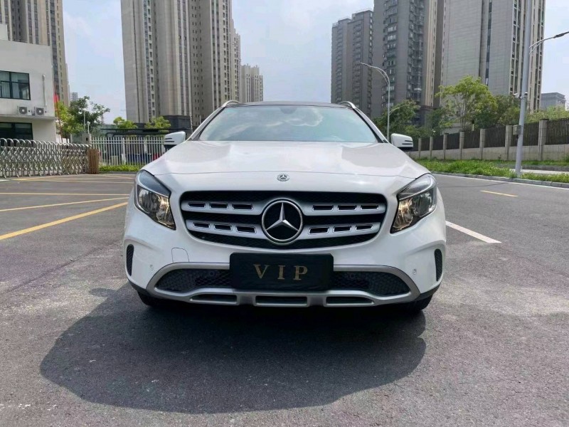 常州18年奔驰GLA1