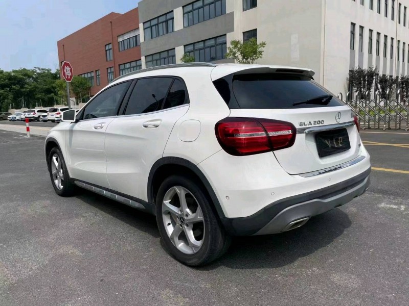 常州18年奔驰GLA7