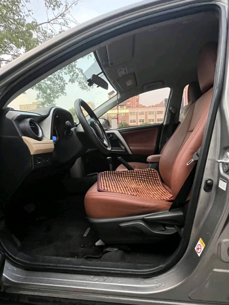 东莞18年丰田RAV4荣放4