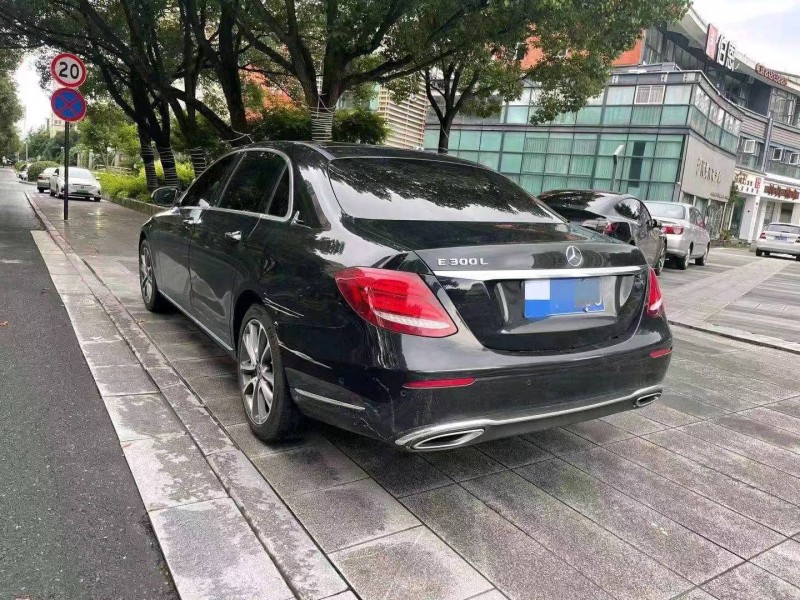 嘉兴18年奔驰E2