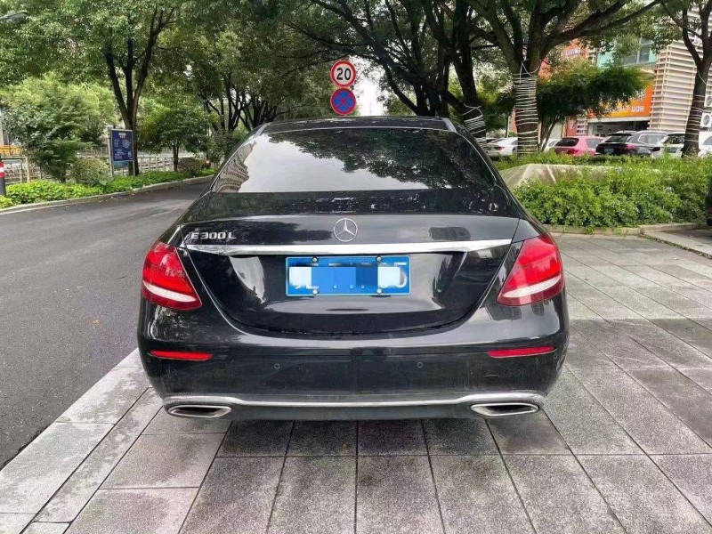 嘉兴18年奔驰E8