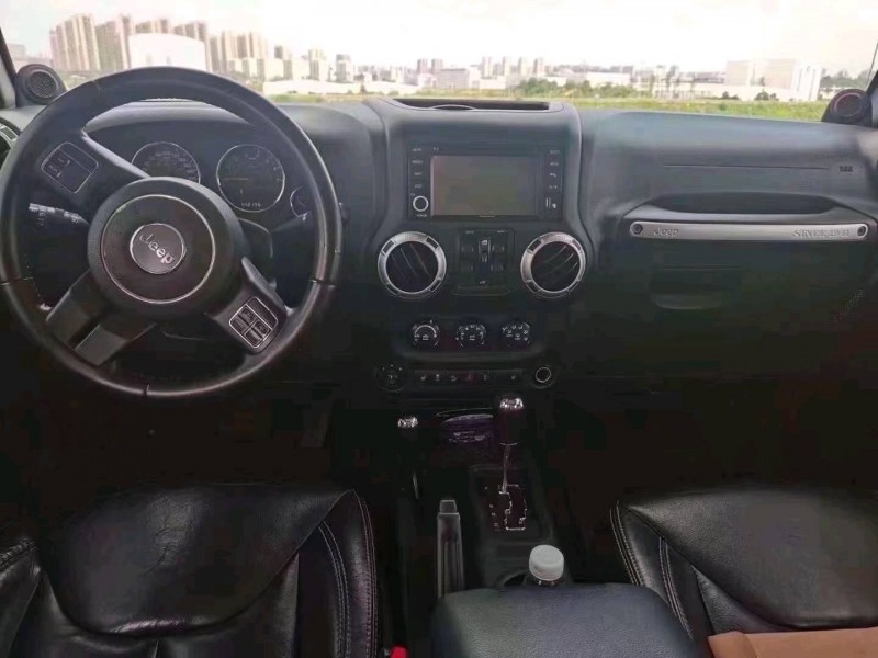 衡阳15年Jeep牧马人8